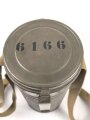 Schweiz, Armeegasmaske um 1938 in Bereitschaftsbüchse. Der Filter datiert 1939.