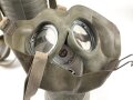 Schweiz, Armeegasmaske um 1938 in Bereitschaftsbüchse. Der Filter datiert 1939.
