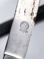 Fahrtenmesser für einen Angehörigen der Hitlerjugend. Hersteller M7/13. Scheide alt überlackiert, defekt