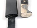 Fahrtenmesser für einen Angehörigen der Hitlerjugend. Hersteller M7/13. Scheide alt überlackiert, defekt