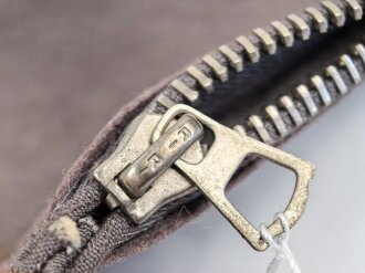 Tasche für einen Dolch aus der Zeit des III.Reiches. Gesamtlänge 43,5cm. "RiRi" Reissverschluss