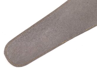 Tasche für einen Dolch aus der Zeit des III.Reiches. Gesamtlänge 43,5cm. "RiRi" Reissverschluss