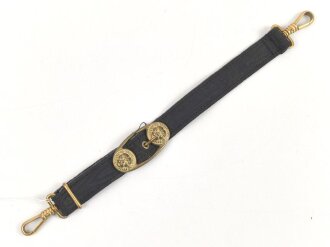 Teil eines Gehänge zum Dolch für Offiziere der Kriegsmarine. Neuzeitlich zusammengebaut unter Verwendung zum Teil originaler Teile. Länge des Bandes 28,5cm