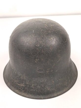 Heer, Stahlhelm Modell 1942. Ungereinigtes Stück, in allen Teilen Original und zusammengehörig. nkp62