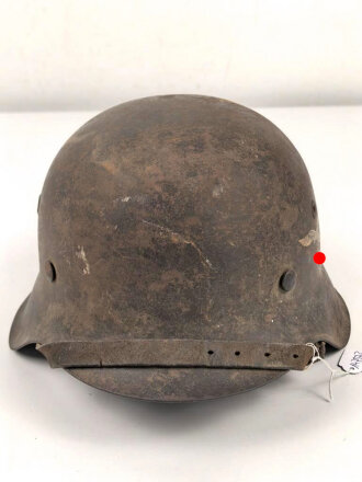 Luftwffe, Stahlhelm Modell 1942. Ungereinigtes Stück, in allen Teilen Original und zusammengehörig. NS62
