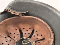 Heer, Stahlhelm Modell 1942. Ungereinigtes Stück, in allen Teilen Original und zusammengehörig. nkp62
