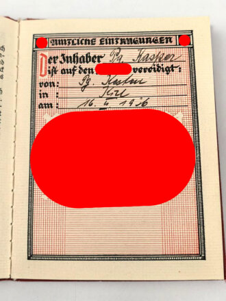NSDAP Mitgliedsbuch eines Mannes aus Kiel. Ausgestellt 1936, Mitgliedsbeiträge von 1936 bis 1944, guter Zustand