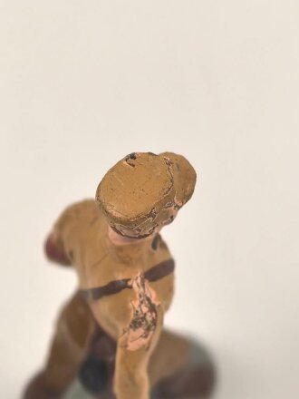 Massefigur 7cm, einen SA Mann marschierend darstellend. Original bemalt