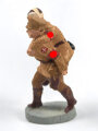 Massefigur 7cm, einen SA Mann mit Verwundetem darstellend. Original bemalt