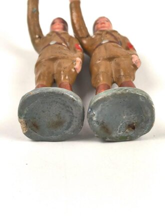 2 x Massefigur 7cm, jeweils einen SA Mann grüßend darstellend,  original bemalt