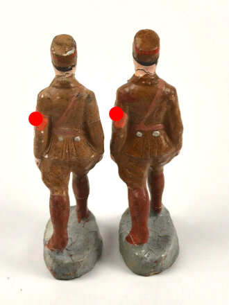 2 x Massefigur 7cm, jeweils einen SA marschierer darstellend,  original bemalt