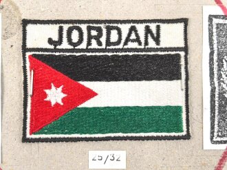 Jordanien, Sammlung Ärmelabzeichen, auf Karton getackert