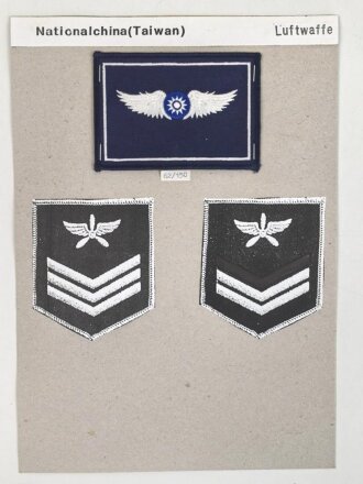 Taiwan, ein Rangabzeichen der Luftwaffe, auf Karton getackert