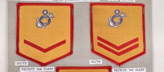 Taiwan, Sammlung 6 Rangabzeichen der Marine Corps, auf Karton getackert