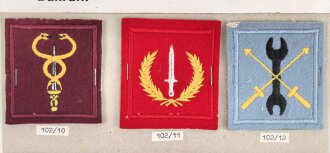 Bahrain, Sammlung 9 Stoffabzeichen, auf Karton getackert