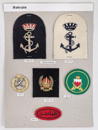 Bahrain, Sammlung 6 Abzeichen Marine, auf Karton getackert