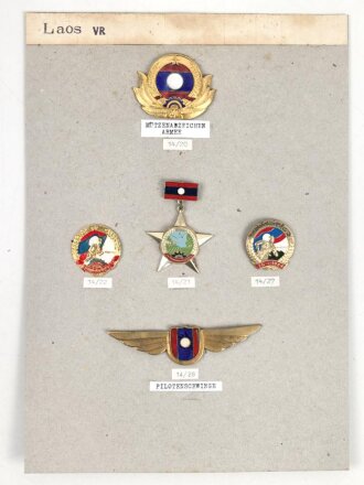 Laos, Sammlung 5 Metallabzeichen der Luftwaffe, auf...