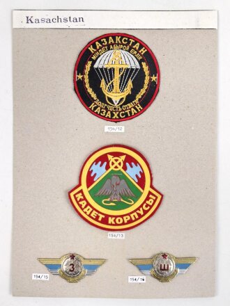 Kasachstan, Sammlung 4 Abzeichen der Luftwaffe, auf...