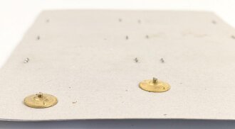 Kirgisien, Sammlung 8 Abzeichen der Luftwaffe, auf Karton getackert