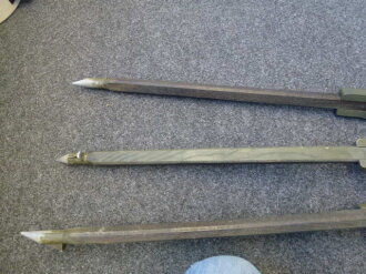 " Gestell 31 "Scherenfernrohr Dreibein Wehrmacht, Originallackiertes Stück in sehr gutem Zustand