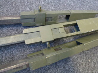 " Gestell 31 "Scherenfernrohr Dreibein Wehrmacht, Originallackiertes Stück in sehr gutem Zustand