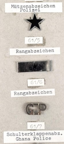 Ghana, Sammlung 7 Abzeichen der Polizei, auf Karton getackert