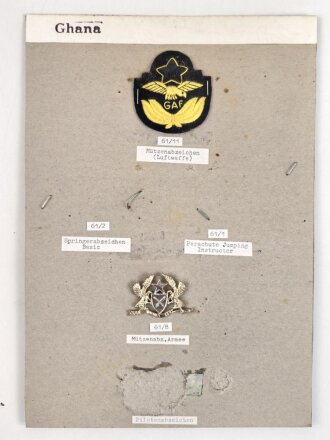 Ghana, Sammlung 2 Abzeichen der Luftwaffe, auf Karton...