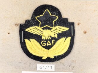 Ghana, Sammlung 2 Abzeichen der Luftwaffe, auf Karton...