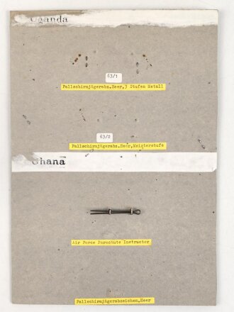 Ghana, Sammlung 2 Abzeichen der Luftwaffe, auf Karton getackert
