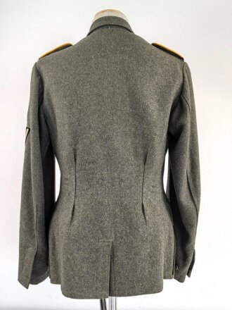 Kavallerie, Feldbluse für Mannschaften Modell 1943. Kammerstück in sehr gutem Zustand, der Brustadler neuzeitlich vernäht