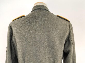 Kavallerie, Feldbluse für Mannschaften Modell 1943. Kammerstück in sehr gutem Zustand, der Brustadler neuzeitlich vernäht