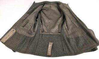 Kavallerie, Feldbluse für Mannschaften Modell 1943. Kammerstück in sehr gutem Zustand, der Brustadler neuzeitlich vernäht
