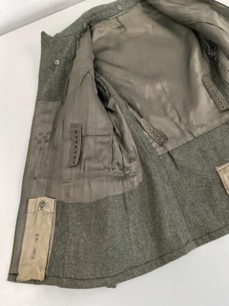 Kavallerie, Feldbluse für Mannschaften Modell 1943. Kammerstück in sehr gutem Zustand, der Brustadler neuzeitlich vernäht