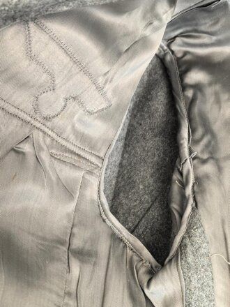 Kavallerie, Feldbluse für Mannschaften Modell 1943. Kammerstück in sehr gutem Zustand, der Brustadler neuzeitlich vernäht