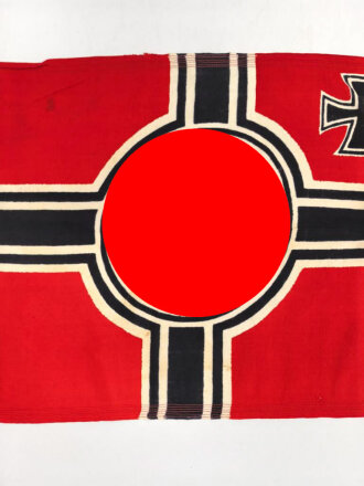 Kriegsmarine, Reichskriegsflagge in der kleinen Ausführung für U-Boote. Markiert " Kr. Fl. 50 x 85" sowie unleserlicher Herstellerstempel. Guter Zustand