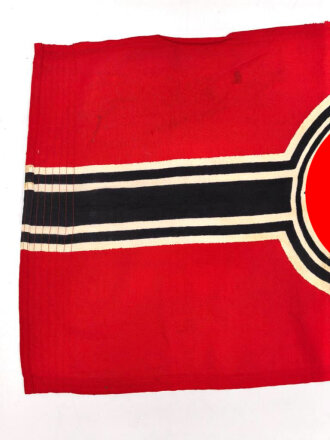 Kriegsmarine, Reichskriegsflagge in der kleinen Ausführung für U-Boote. Markiert " Kr. Fl. 50 x 85" sowie unleserlicher Herstellerstempel. Guter Zustand