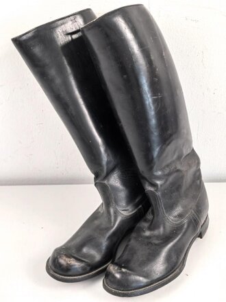 Paar Stiefel für Offiziere der Polizei, datiert 1942. Ungereinigtes Paar, Sohlenlänge 28,5cm