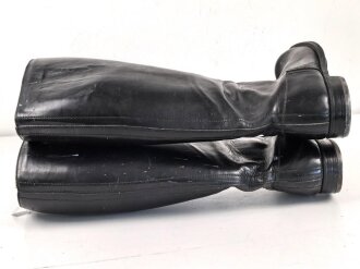 Paar Stiefel für Offiziere der Polizei, datiert 1942. Ungereinigtes Paar, Sohlenlänge 28,5cm