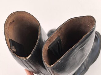 Paar Stiefel für Offiziere der Polizei, datiert 1942. Ungereinigtes Paar, Sohlenlänge 28,5cm