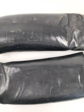 Paar Stiefel für Offiziere der Polizei, datiert 1942. Ungereinigtes Paar, Sohlenlänge 28,5cm