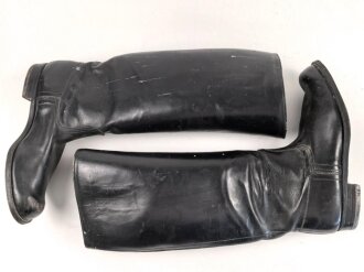 Paar Stiefel für Offiziere der Polizei, datiert 1942. Ungereinigtes Paar, Sohlenlänge 28,5cm