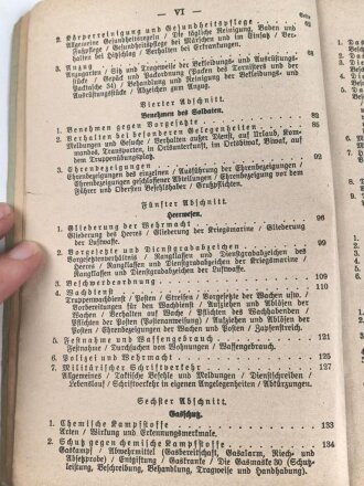 "Der Dienstunterricht im Heere, Ausgabe für den Schützen der Schützenkompanie" datiert 1941, 332 Seiten, DIN A 5, gebraucht