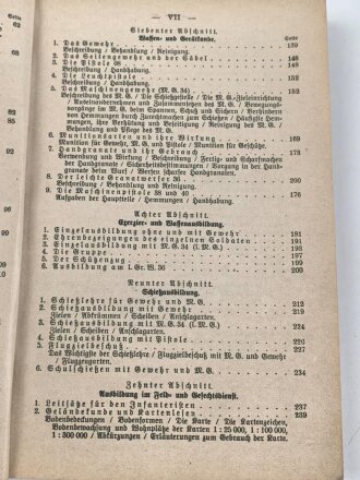"Der Dienstunterricht im Heere, Ausgabe für den Schützen der Schützenkompanie" datiert 1941, 332 Seiten, DIN A 5, gebraucht