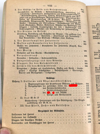 "Der Dienstunterricht im Heere, Ausgabe für den Schützen der Schützenkompanie" datiert 1941, 332 Seiten, DIN A 5, gebraucht