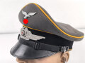 Luftwaffe, Schirmmütze für Mannschaften fliegendes Personal oder Fallschirmtruppe. Eigentumstück in gtutem Zustand, Hersteller aus Wien,