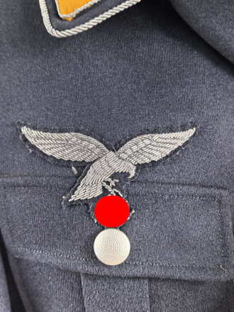 Luftwaffe, Waffenrock mit gerader Hose für einen Leutnant fliegendes Personal. Eigentumstücke in gutem Zustand, die Effekten original vernäht, Schneideretikett aus München von 1939