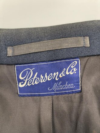 Luftwaffe, Waffenrock mit gerader Hose für einen Leutnant fliegendes Personal. Eigentumstücke in gutem Zustand, die Effekten original vernäht, Schneideretikett aus München von 1939