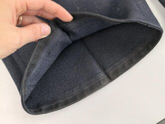 Luftwaffe, Waffenrock mit gerader Hose für einen Leutnant fliegendes Personal. Eigentumstücke in gutem Zustand, die Effekten original vernäht, Schneideretikett aus München von 1939