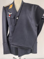 Luftwaffe, Waffenrock mit gerader Hose für einen Leutnant fliegendes Personal. Eigentumstücke in gutem Zustand, die Effekten original vernäht, Schneideretikett aus München von 1939