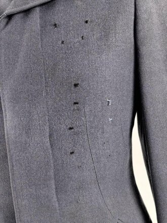 Luftwaffe, Fliegerbluse für Offiziere. Eigentumstück für einen Hauptmann des fliegenden Personal. Eigentumstück mit Schneideretikett aus Breslau von 1943